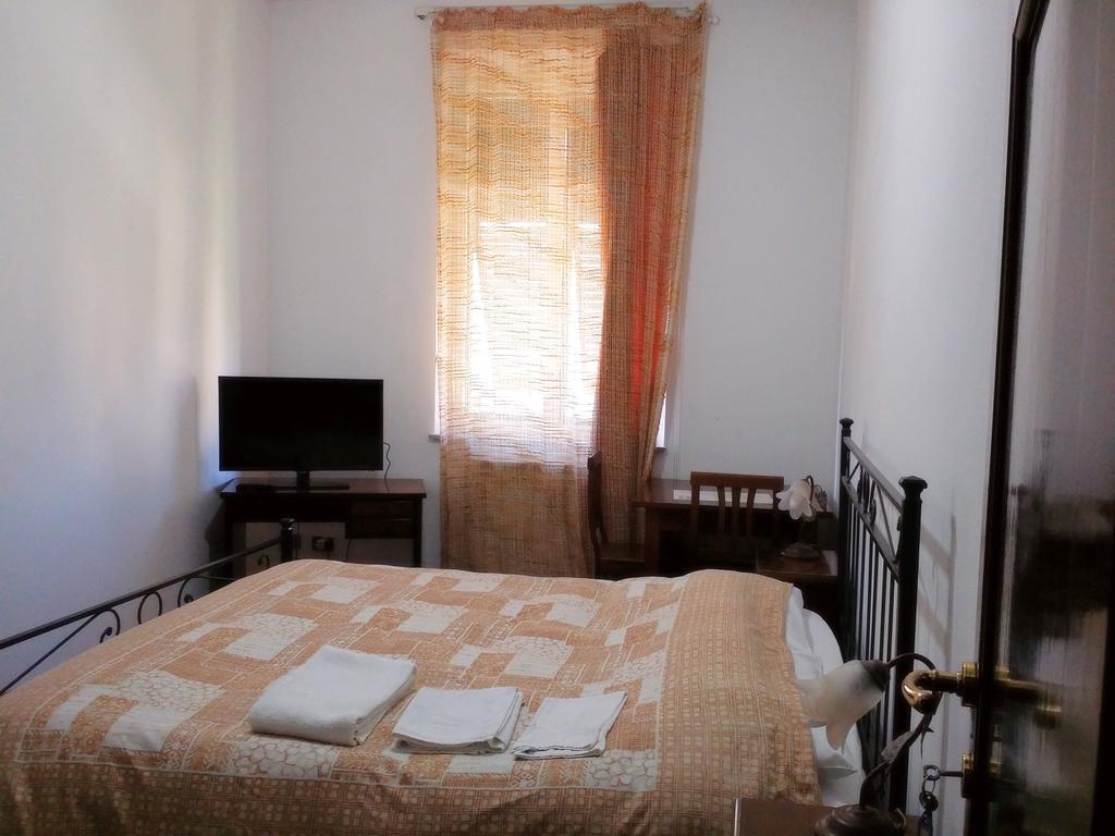 Tower's Garden Bed and Breakfast Pisa Kamer foto